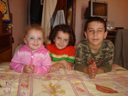 Rania, Lilya et Karim. Mes cousins et les frères et soeurs de Mohamed Ali